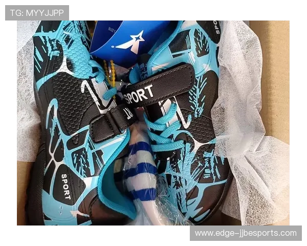 适合36码脚的足球鞋推荐明星球员及其使用偏好分析